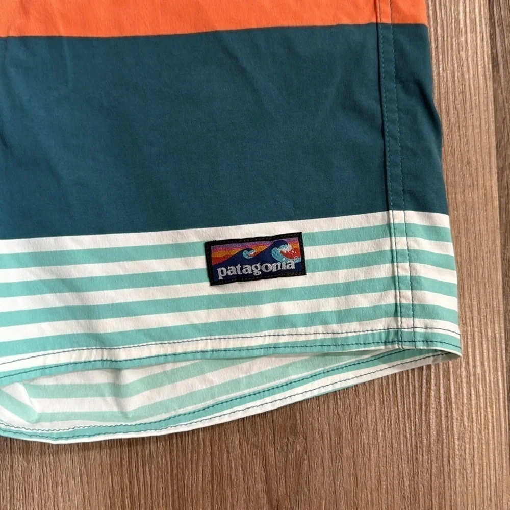 Patagonia Men's Stretch Wavefarer® Boardshorts Swim Trunks 21